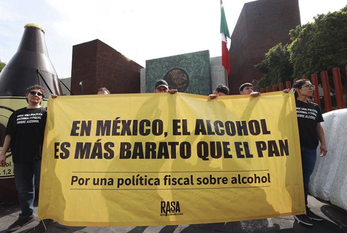 Urgen al Congreso a reformar impuestos a bebidas alcohólicas para reducir su consumo
