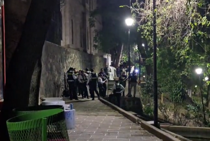 #URGENTE #Video| En pleno Jueves Santo matan a uno y hieren a dos más a balazos, en las escaleras de Santa María, Morelia