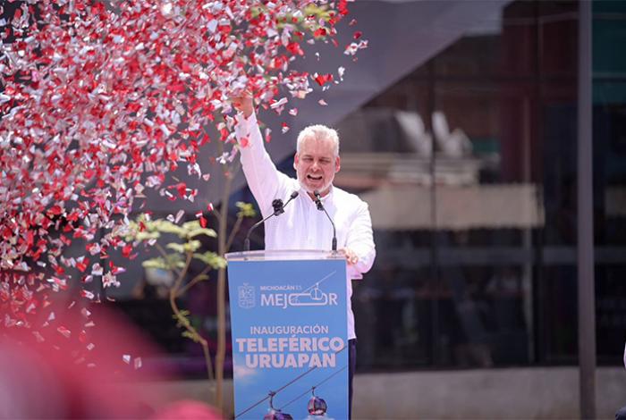Uruapan vuela alto; inaugura Bedolla el primer teleférico de Michoacán