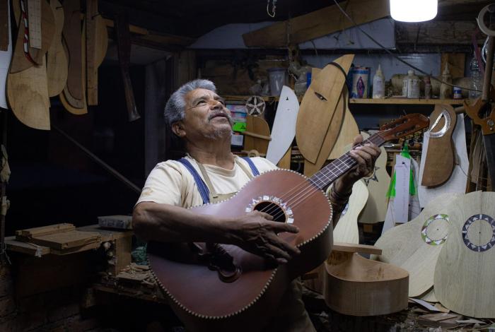 Va Casart por indicación geográfica de guitarras de Paracho y alfarería de San José de Gracia