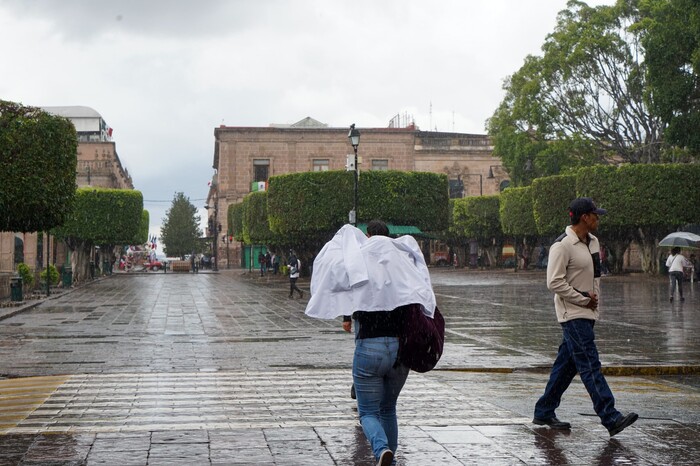 Vaguada monzónica seguirá provocando lluvias este martes en Michoacán