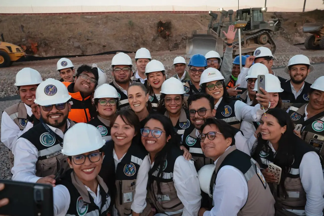 “VAMOS A CUMPLIR”: PRESIDENTA CLAUDIA SHEINBAUM SUPERVISA AVANCE DEL 8% EN LA CONSTRUCCIÓN DEL TREN MÉXICO-QUERÉTARO; BENEFICIARÁ A 10 MILLONES DE PASAJEROS AL AÑO