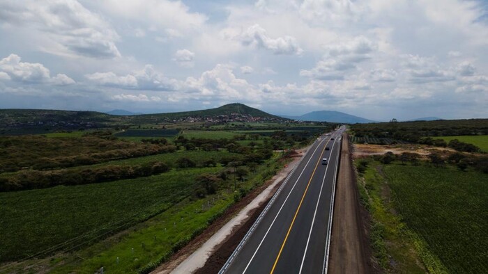 Van 30 mdp para bacheo de carreteras federales de Michoacán: SCOP