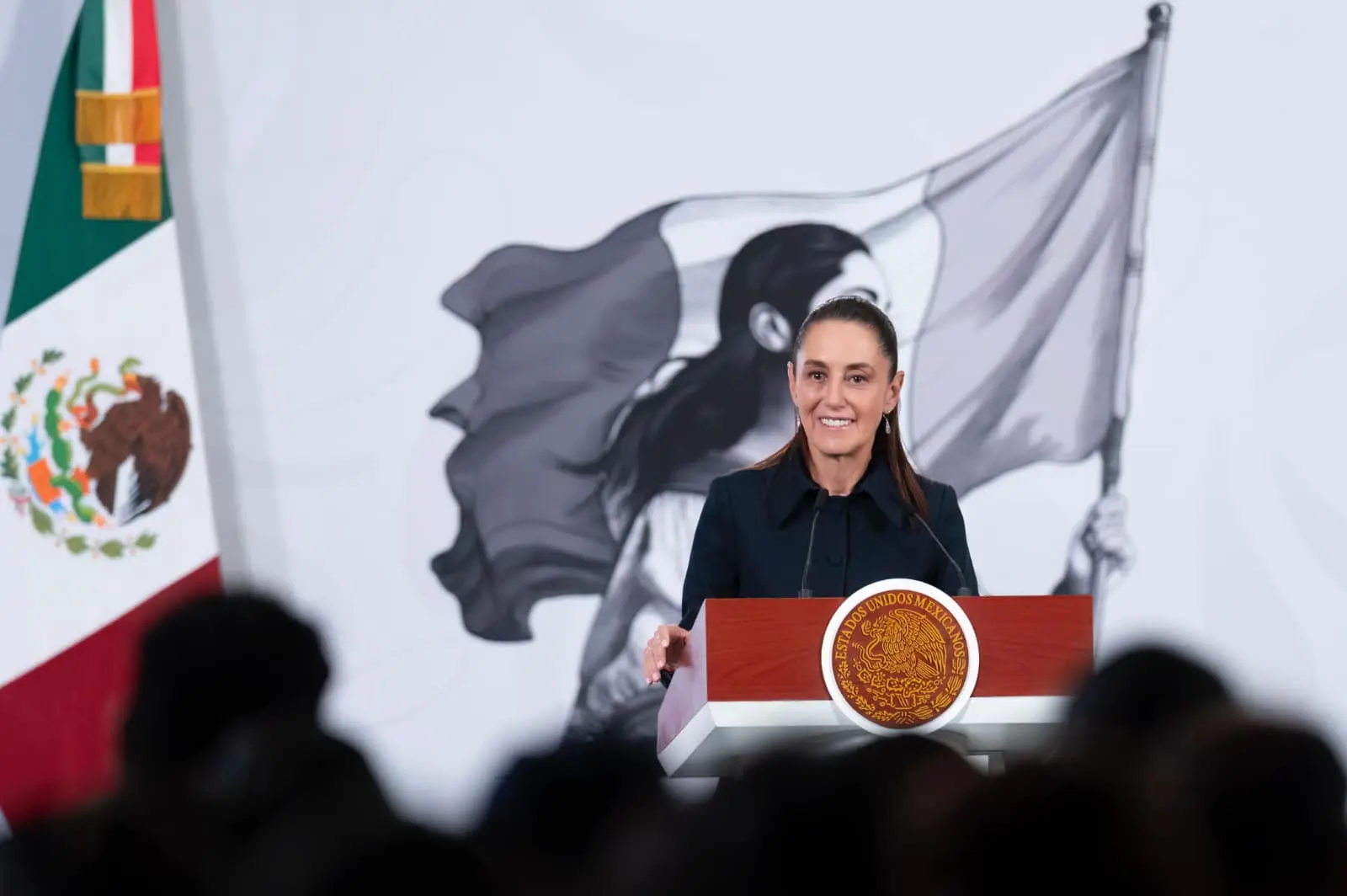 “VAN MUY BIEN”: PRESIDENTA CLAUDIA SHEINBAUM CELEBRA ACUMULADO DE MÁS DE 18 MILLONES DE PASAJEROS EN EL AIFA Y DE CERCA DE UN MILLÓN EN MEXICANA DE AVIACIÓN