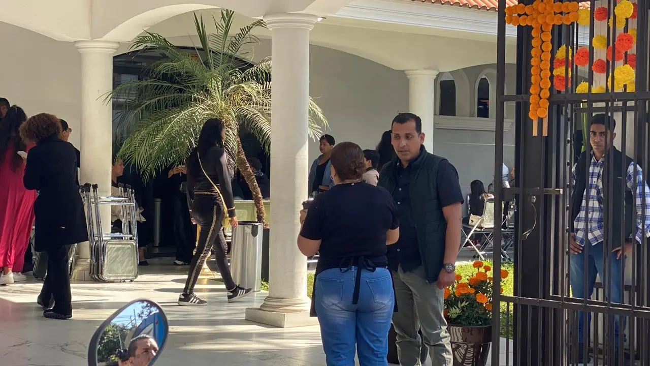 Velan el cuerpo de Carlos Manzo