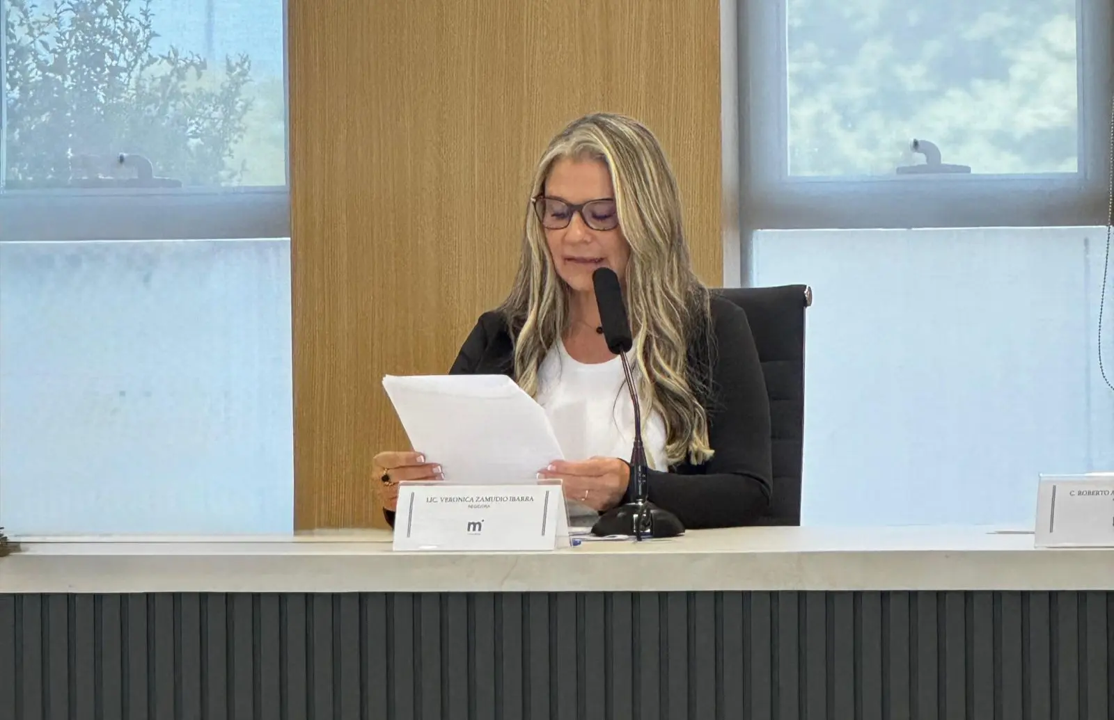 Verónica Zamudio propone retirar casetas telefónicas en desuso para garantizar banquetas libres y seguras