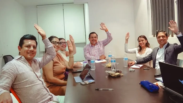 Víctor Manríquez González reconoce el papel fundamental de las madres en México y Michoacán