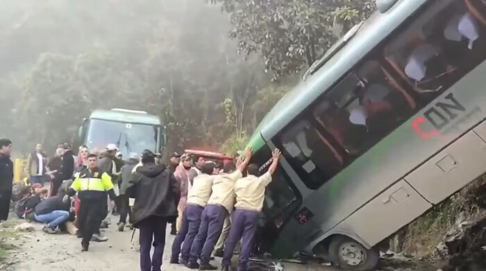 #Video | Autobús con turistas se accidenta en Machu Picchu; hay 20 heridos