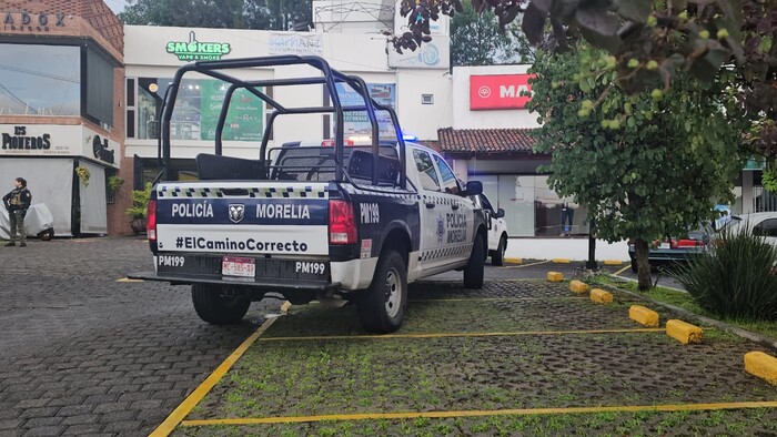 #Video | Balean a joven en la Plaza ECA, al sur de Morelia