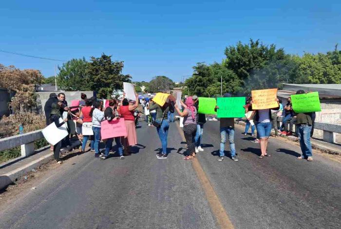 #Video | Bloquean acceso a Buenavista para denunciar desaparición de 6 personas