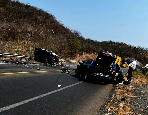 #Video | Brutal choque entre camionetas deja dos muertos y dos heridos en la Siglo XXI