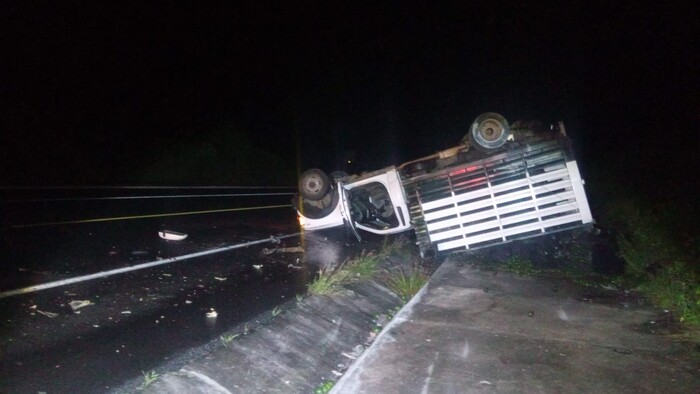 #Video | Chocan tráiler y camioneta en la Pátzcuaro – Copándaro