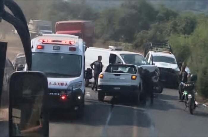 #Video | Choque de frente entre camionetas deja dos lesionados