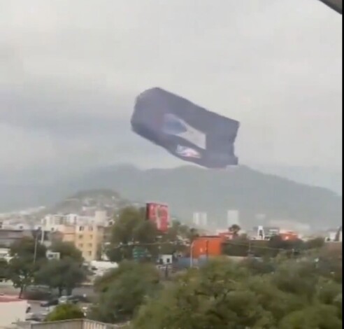 #Video | Clima extremo con lluvia, granizo y fuertes vientos causa estragos en Nuevo León.