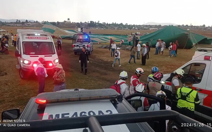 Video: Desplome de Lona en Acto de Morena Deja Heridos en Xonacatlán