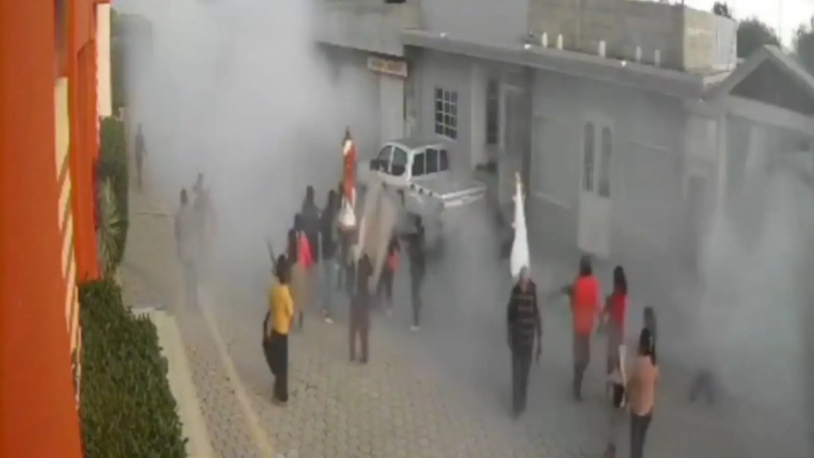 #Video: Dos menores heridos por pirotecnia en peregrinación religiosa en Puebla