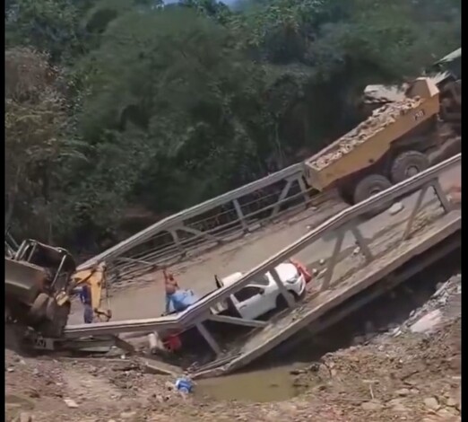 #Video | El colapso de puente vehicular en San Luis Potosí deja un saldo de varios heridos