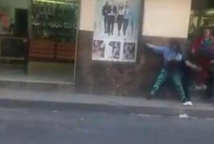 VIDEO FUERTE | Pelea entre mujeres deja a una con parte de la mejilla arrancada, en Ciudad Hidalgo