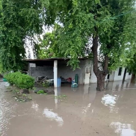 #Video | Fuertes lluvias generan inundaciones en Múgica