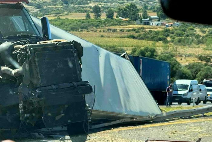 #Video #ImágenesFuertes | Siete muertos entre ellos 3 niños, el saldo de trágico accidente en la México-Guadalajara