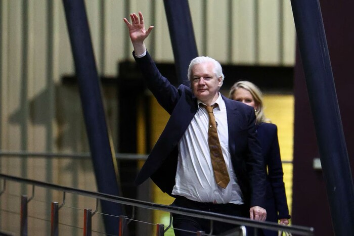 #Video | Julian Assange llega su natal Australia tras quedar en libertad