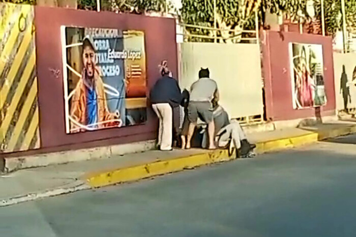 VIDEO | La primera pelea viral de la semana: jóvenes inician el lunes a puñetazos en Morelia