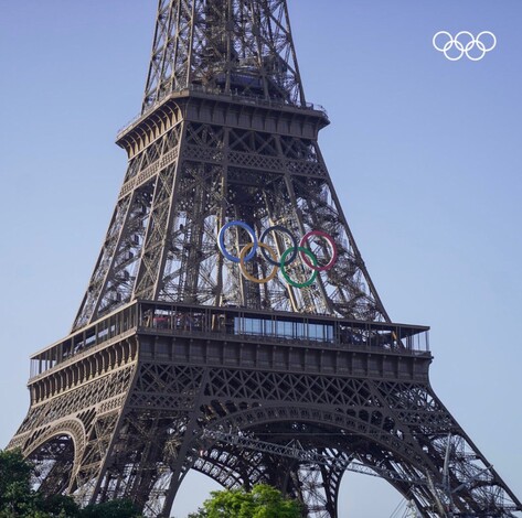 #Video | La Torre Eiffel luce los cinco anillos olímpicos a 50 días de París 2024