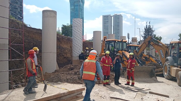 #Video | Mueren dos trabajadores sepultados por alud en obra vial de Puebla