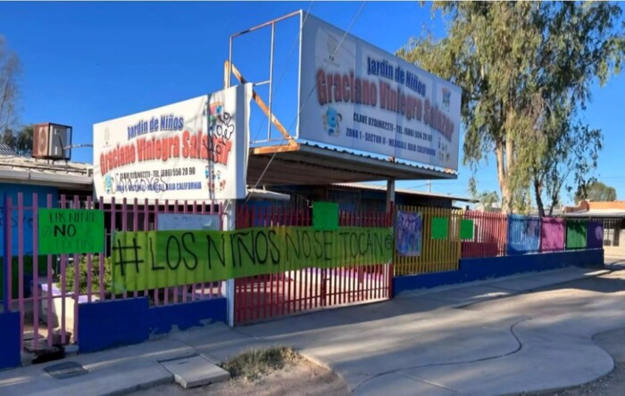 #Video | Padres de familia piden justicia para Kim frente al preescolar Graciano Viniegra