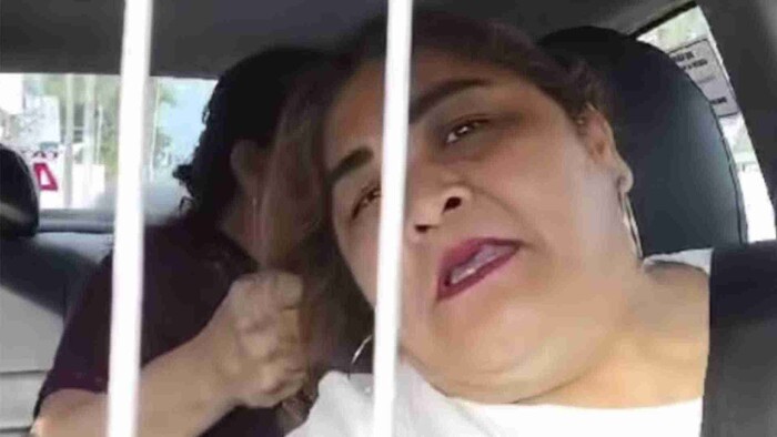 Video: Pasajera le jala el cabello a taxista por un desacuerdo con el precio de su viaje