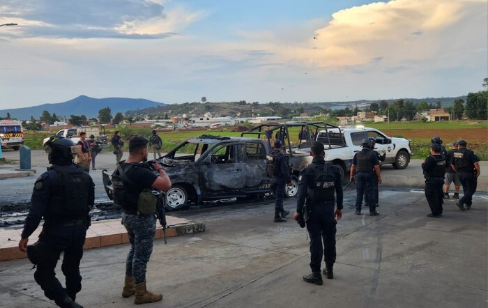 #Video | Queman patrulla y disparan contra comandancia policial en Purépero