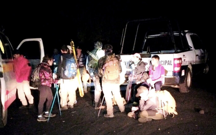 #Video | Rescatan a 14 excursionistas leoneses extraviados en el Parhíkutin