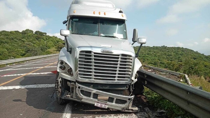 #Video | Se accidenta tractocamión en la Pátzcuaro-Cuitzeo