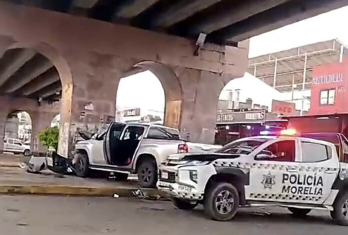 #Video | Se registra choque entre camioneta y un taxi en el periférico norte de Morelia 