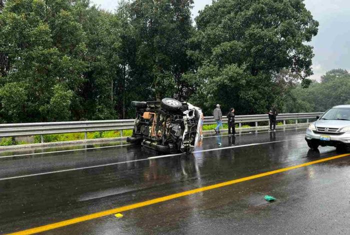 #Video | Se registra choque volcadura de camioneta en la Siglo XXI