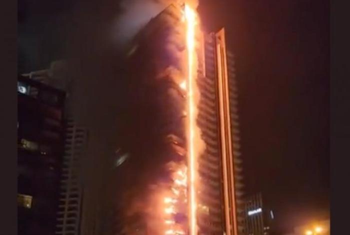#Video | Se registra voraz incendio en edificio Tiger de Dubai; evacuaron a 4 mil personas