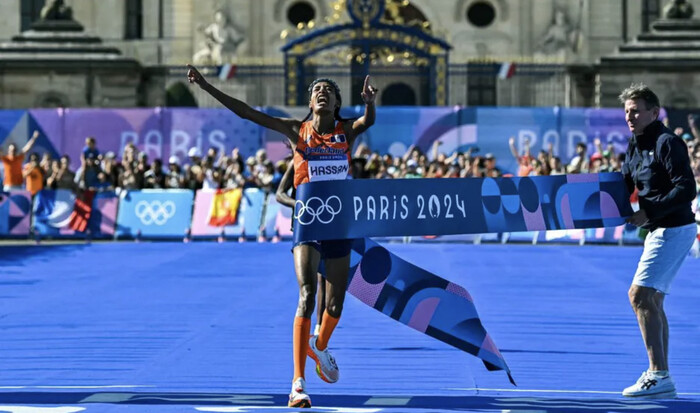 #Video | Sifan Hassan gana oro en maratón femenil imponiendo récord mundial en París 2024