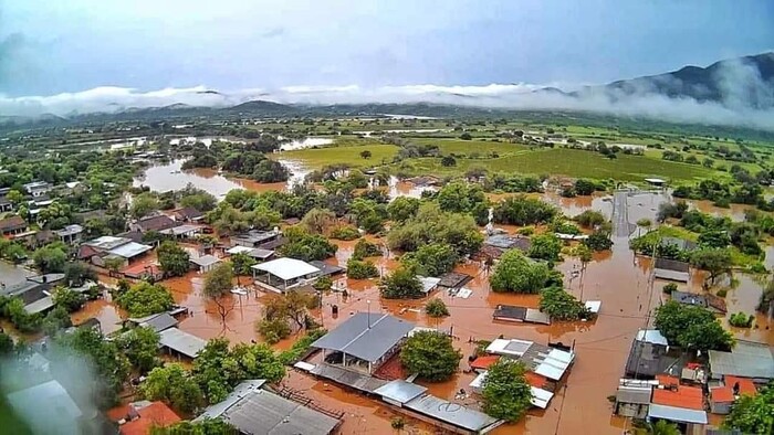 #Video | Tormenta tropical John deja más de 259 viviendas afectadas y decenas de refugiados en Huetamo y San Lucas