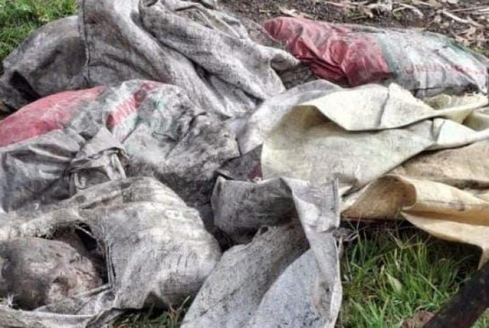 Villa Jiménez: dejan cu3rpos de tres personas en costales de yute