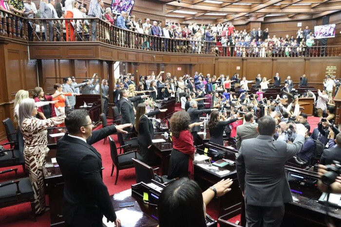 Violando la Ley, arrancan diputados labor en LXXVI Legislatura del Congreso