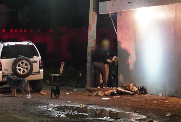 Violencia irrumpe en velorio de joven asesinado en Zamora; su padre y tío resultan heridos