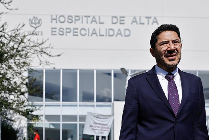 Visita Martí Batres hospital del ISSSTE de Atapaneo; supervisa atención a derechohabientes