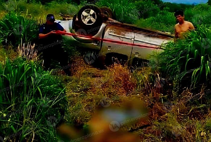 Volcadura en Tepalcatepec deja un mu3rto y tres lesionados