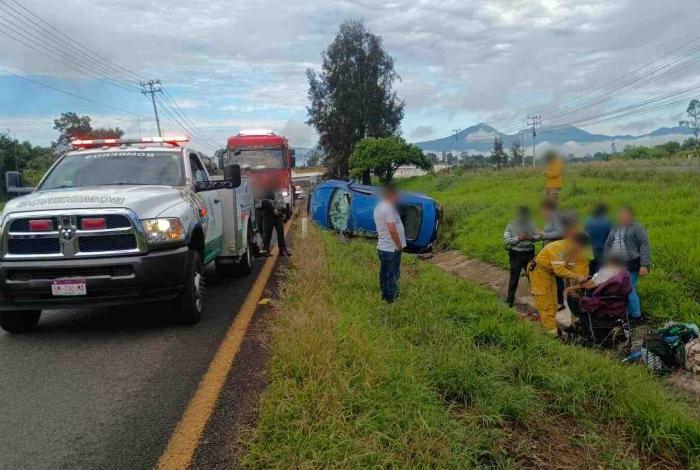 Volcadura vehicular deja 4 mujeres lastimadas en la Morelia-Pátzcuaro