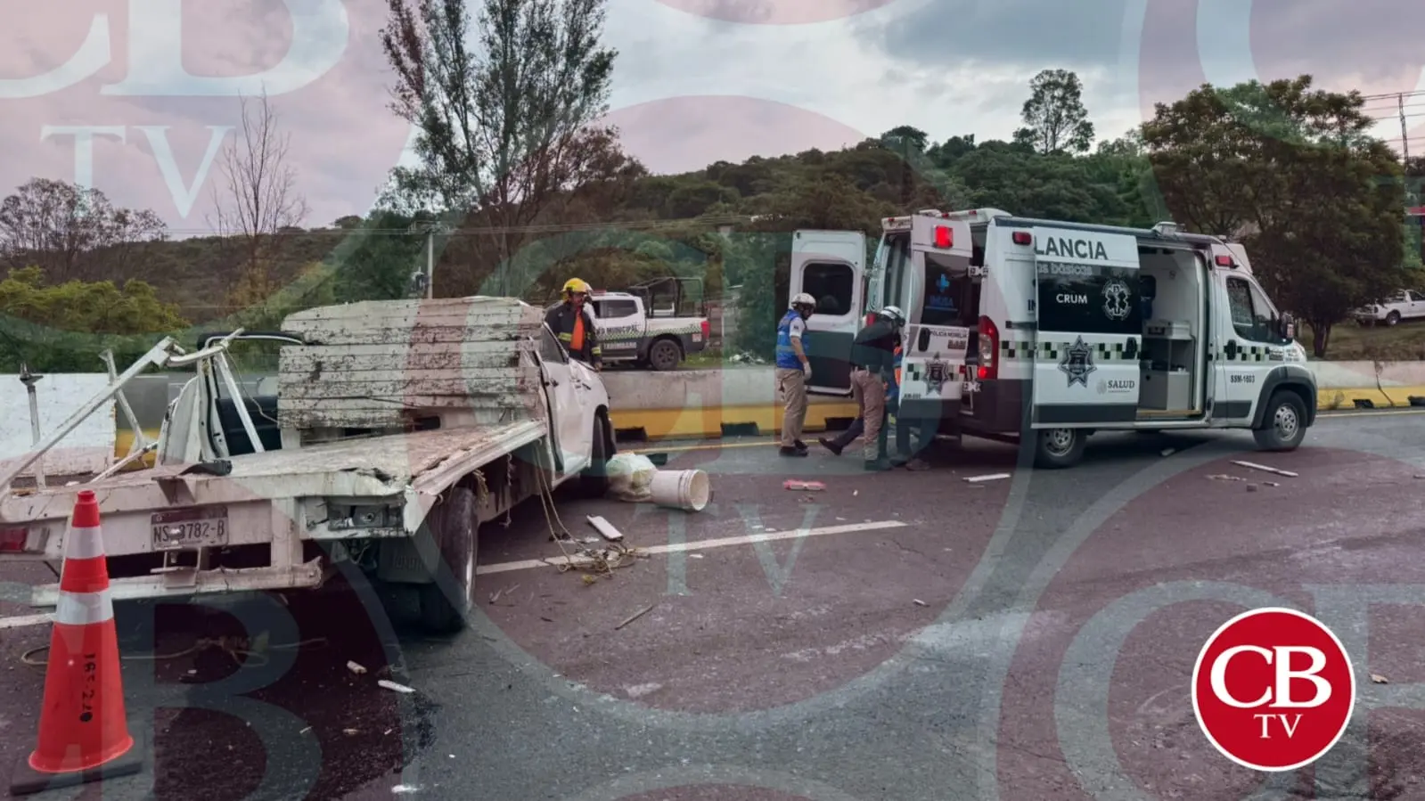 Vuelca camioneta en la Morelia-Salamanca