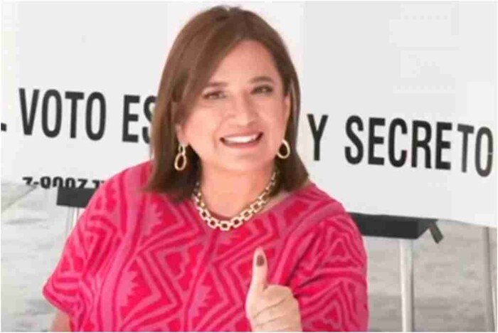 Xóchitl Gálvez emite su voto en la Miguel Hidalgo