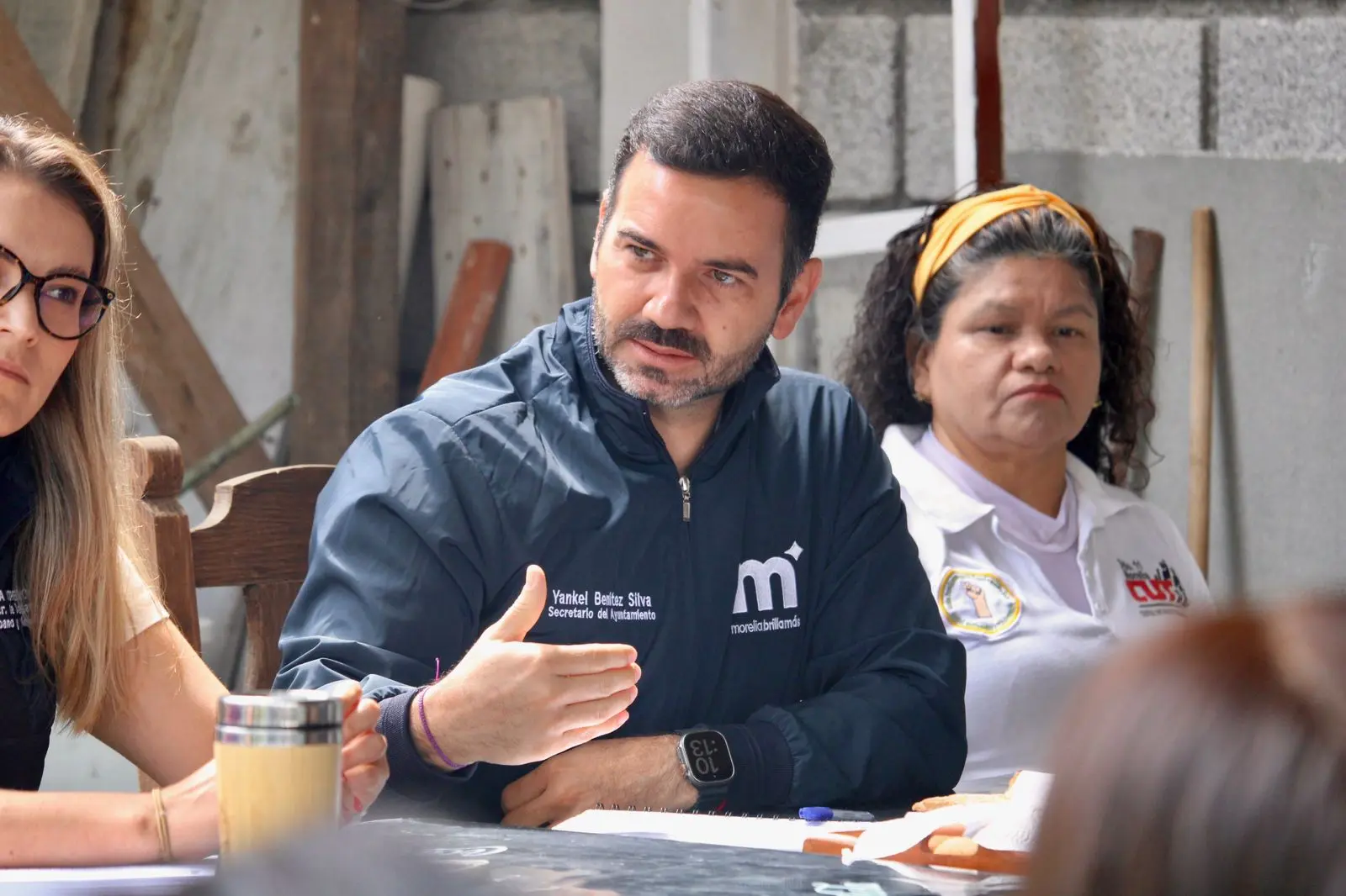 Yankel Benítez acompaña a vecinos de colonia Ríos Mexicanos en gestiones ante CFE