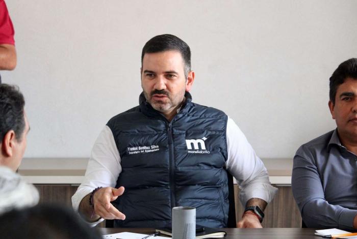 Yankel Benítez coordina obra en colonia Rubén Jaramillo