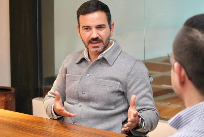 Yankel Benítez expande cobertura de Puntos Naranja