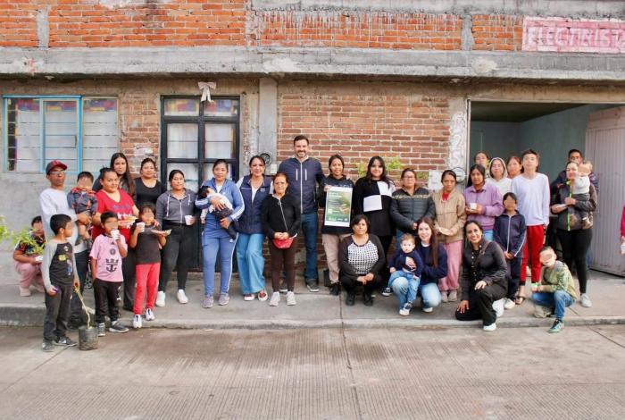 Yankel Benítez ofrece respaldo solidario a vecinos de Ampliación Gertrudis Sánchez